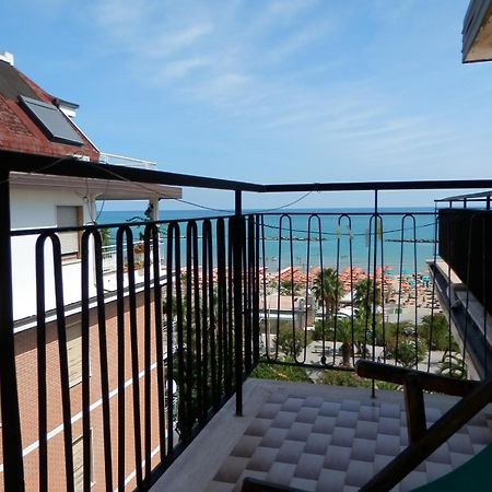 B&B Attico Mare San Benedetto del Tronto Exterior photo